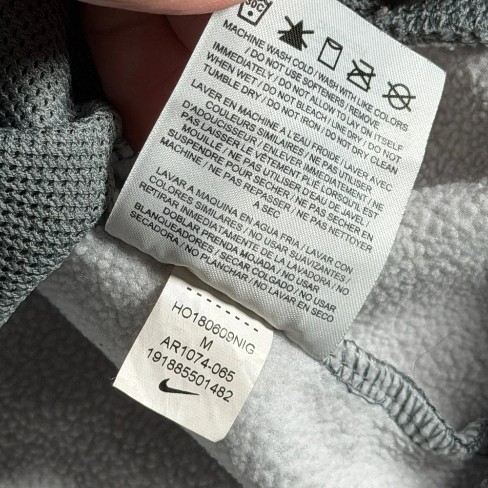 Nike Dri-FIT Gray Hoodie Pullover Therma Fit Women's Medium‎ Athletic Workout